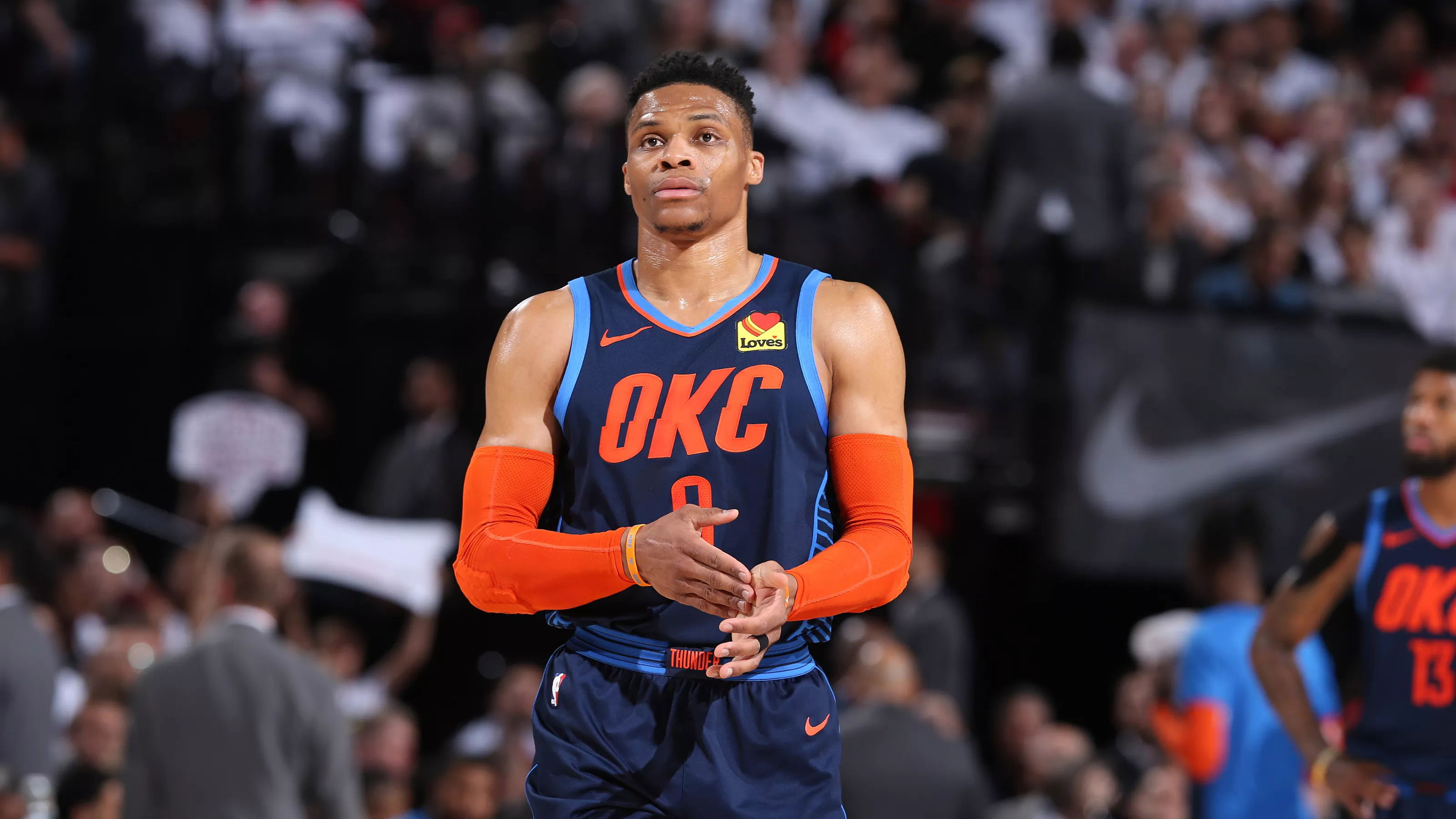 鲁媒：陈泽仕和依木兰今天抵达成都，参加U22国足的训练备战（鲁媒：陈泽仕、依木兰今日抵蓉，随U22国足展开备战训练）